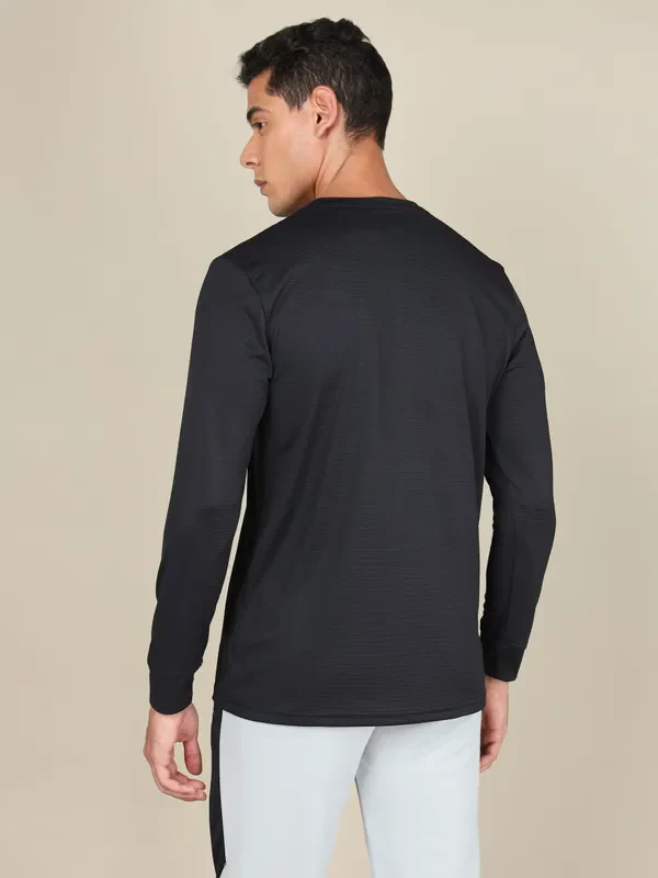 Men Self Design Slim Fit Henley Neck T-shirt with MATPIQ - Image 2