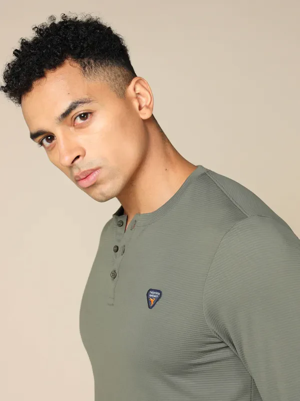 Men Self Design Slim Fit Henley Neck T-shirt with MATPIQ - Image 6