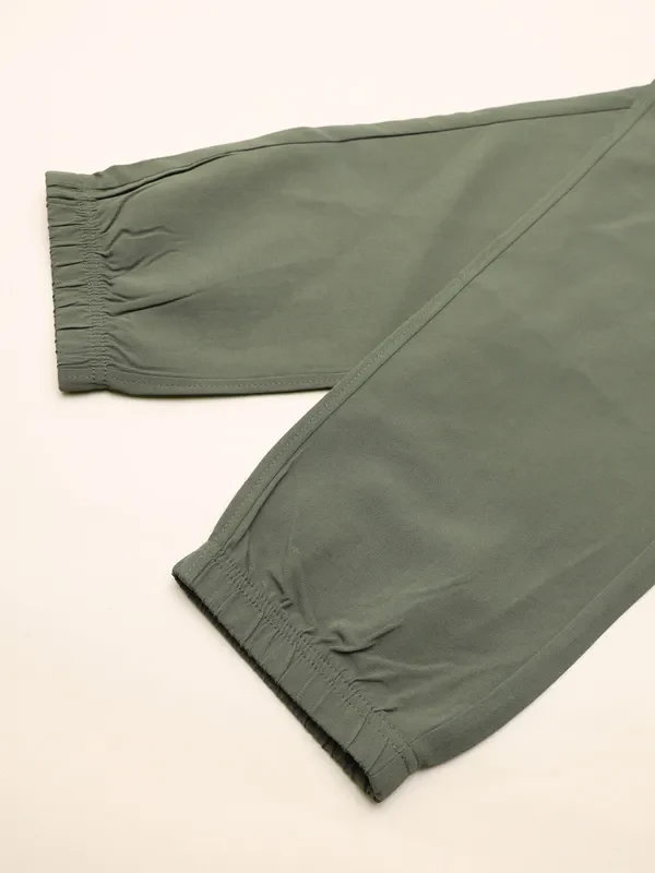 Men Solid Relax Fit Joggers with TECHNOLITE - Image 9