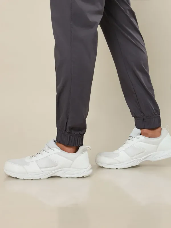Men Solid Relax Fit Joggers with TECHNOLITE - Image 8