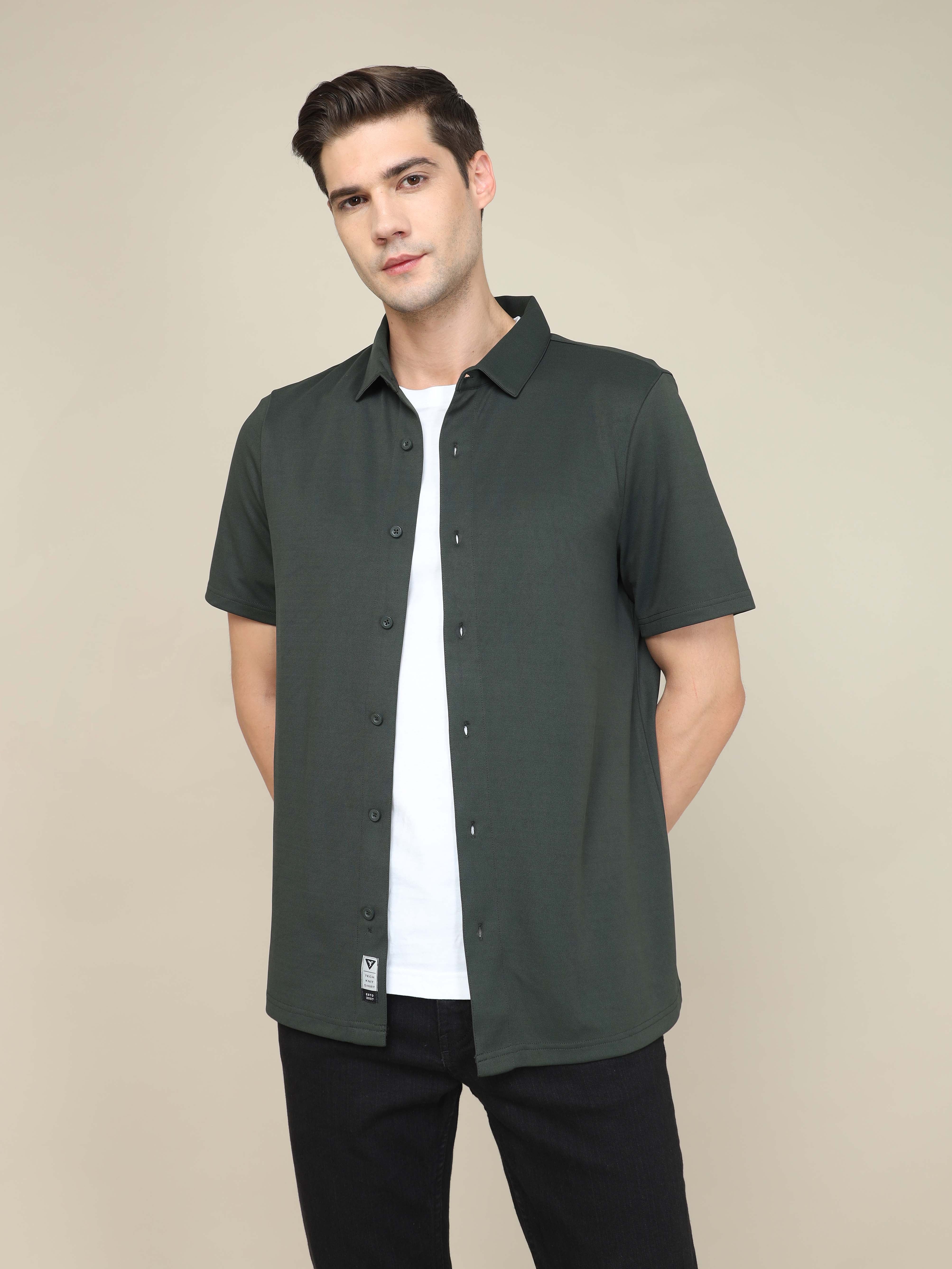 Men Solid Regular Fit Spread Collar Shirt with TECHNO COOL+