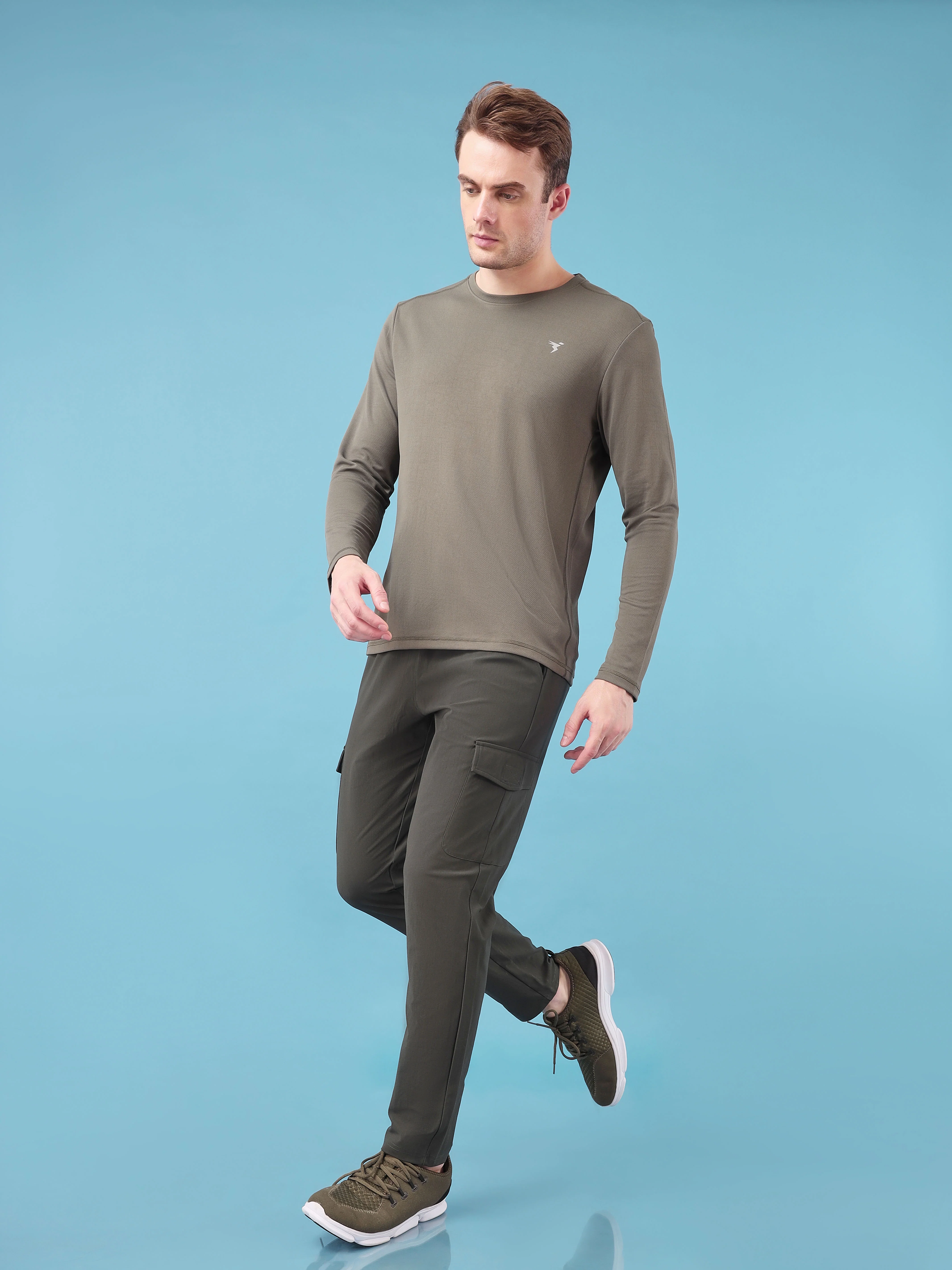 Men Solid Relax Fit Cargo Trackpants with DURACOOL+ - Image 4