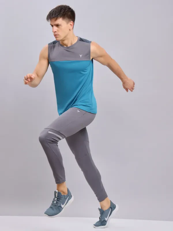 Men Colorblock Slim Fit Crew Neck Innerwear Vest with TECHNO COOL+ - Image 2