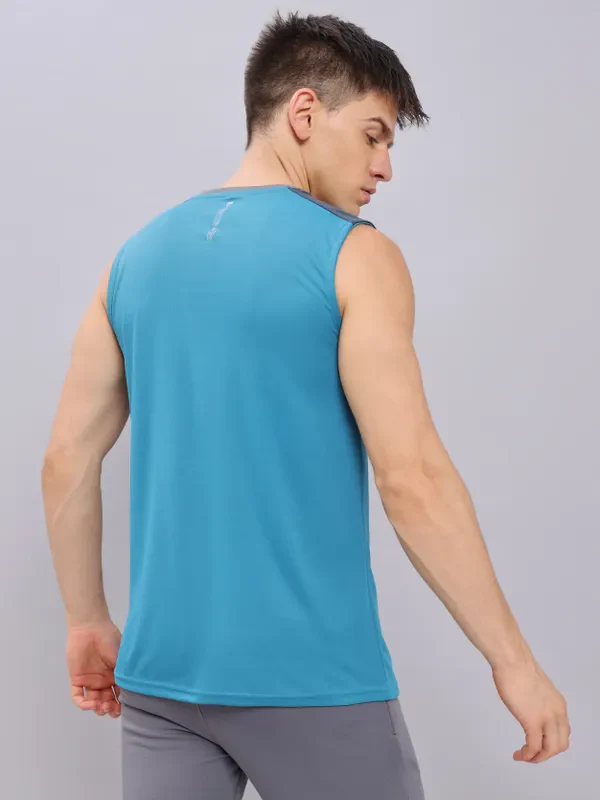 Men Colorblock Slim Fit Crew Neck Innerwear Vest with TECHNO COOL+ - Image 3