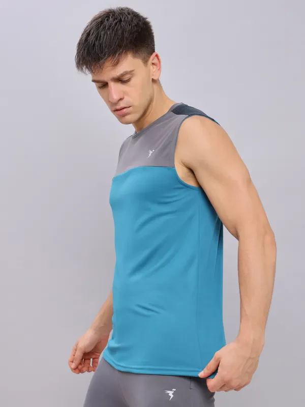 Men Colorblock Slim Fit Crew Neck Innerwear Vest with TECHNO COOL+ - Image 4