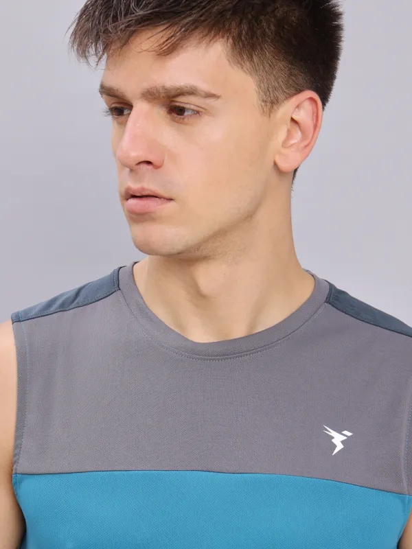 Men Colorblock Slim Fit Crew Neck Innerwear Vest with TECHNO COOL+ - Image 5