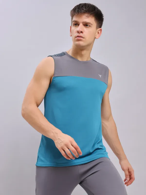 Men Colorblock Slim Fit Crew Neck Innerwear Vest with TECHNO COOL+ - Image 6