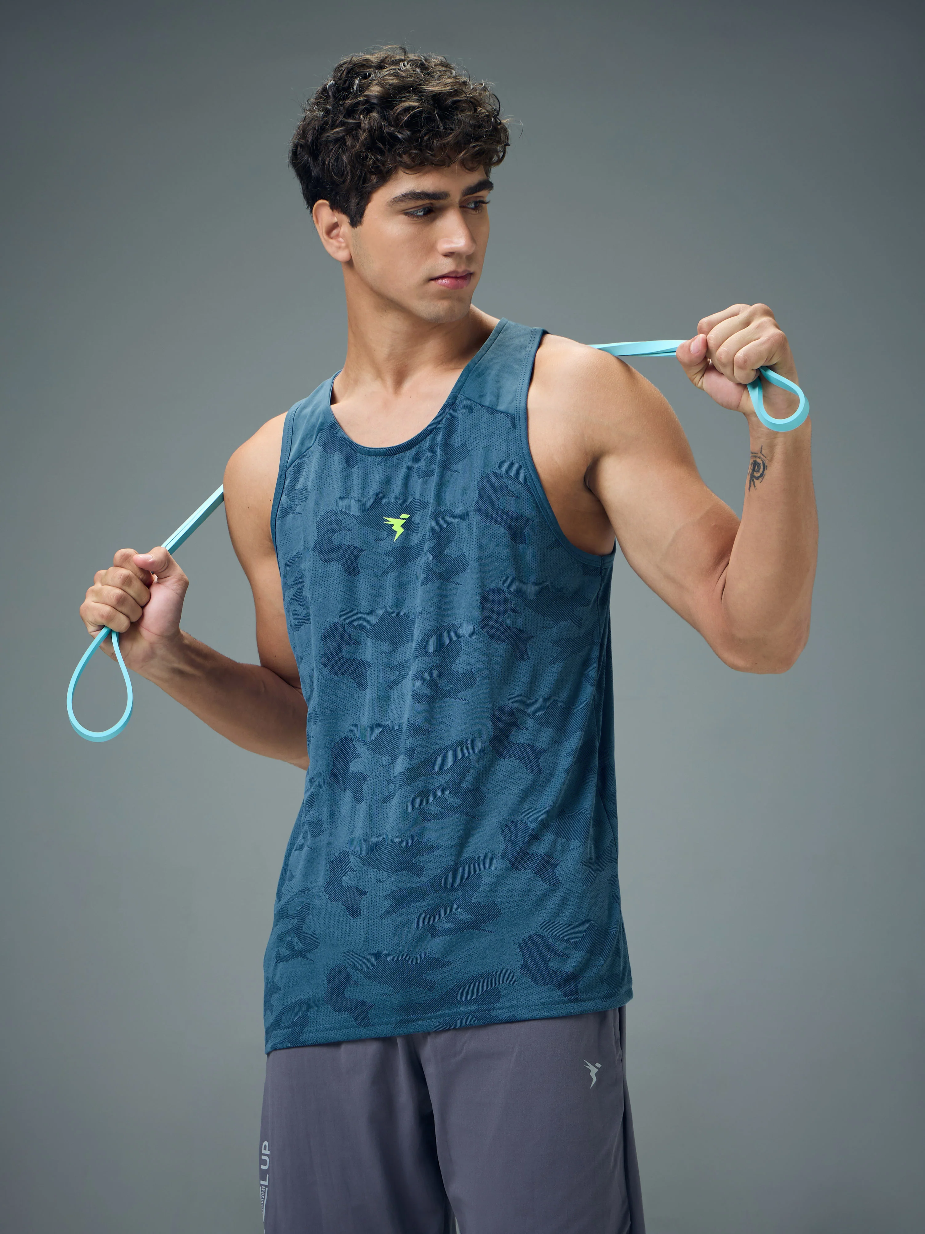 Men Colorblock Slim Fit Crew Neck Innerwear Vest with VENTMESH