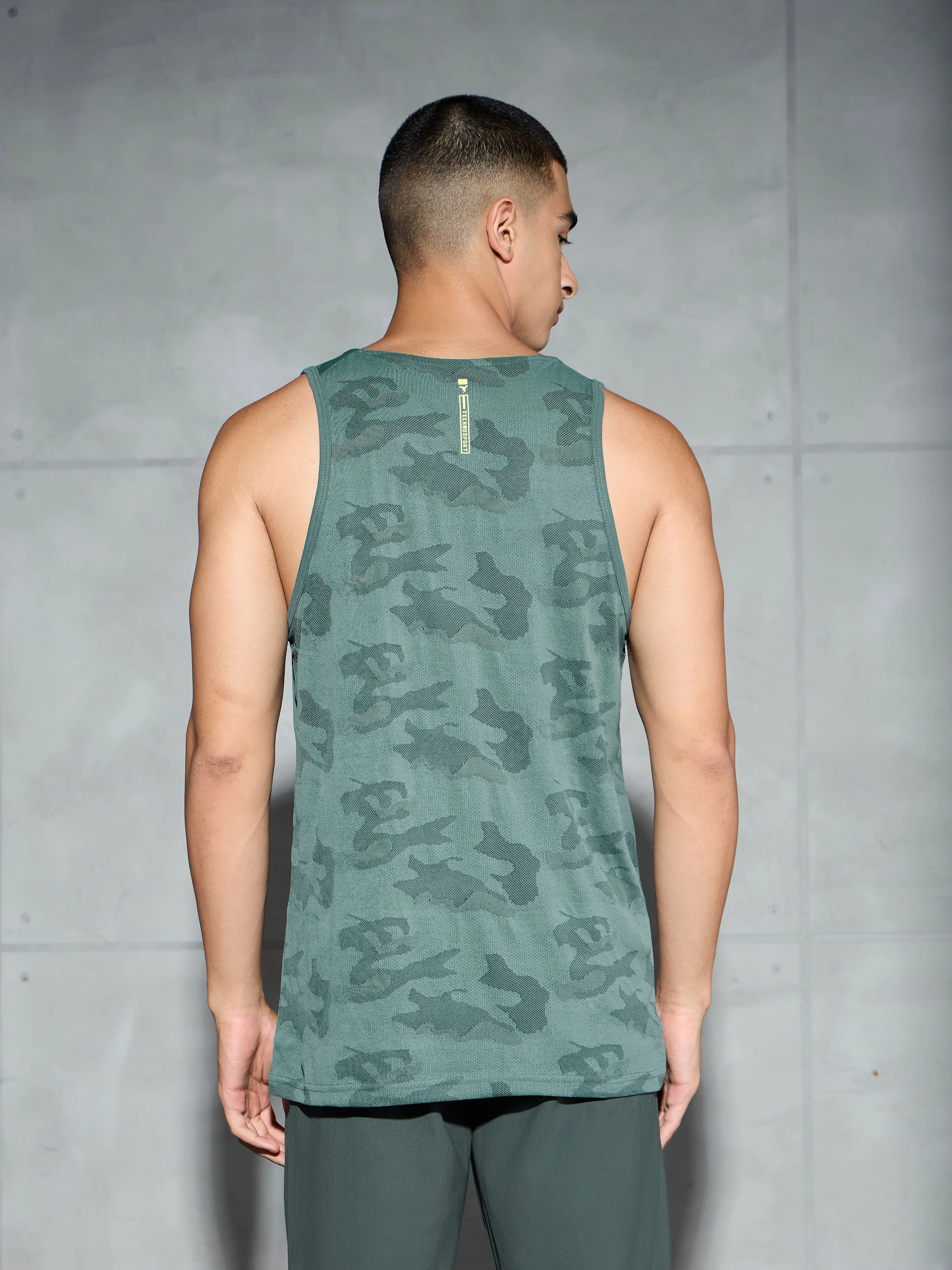 Men Colorblock Slim Fit Crew Neck Innerwear Vest with VENTMESH - Image 3