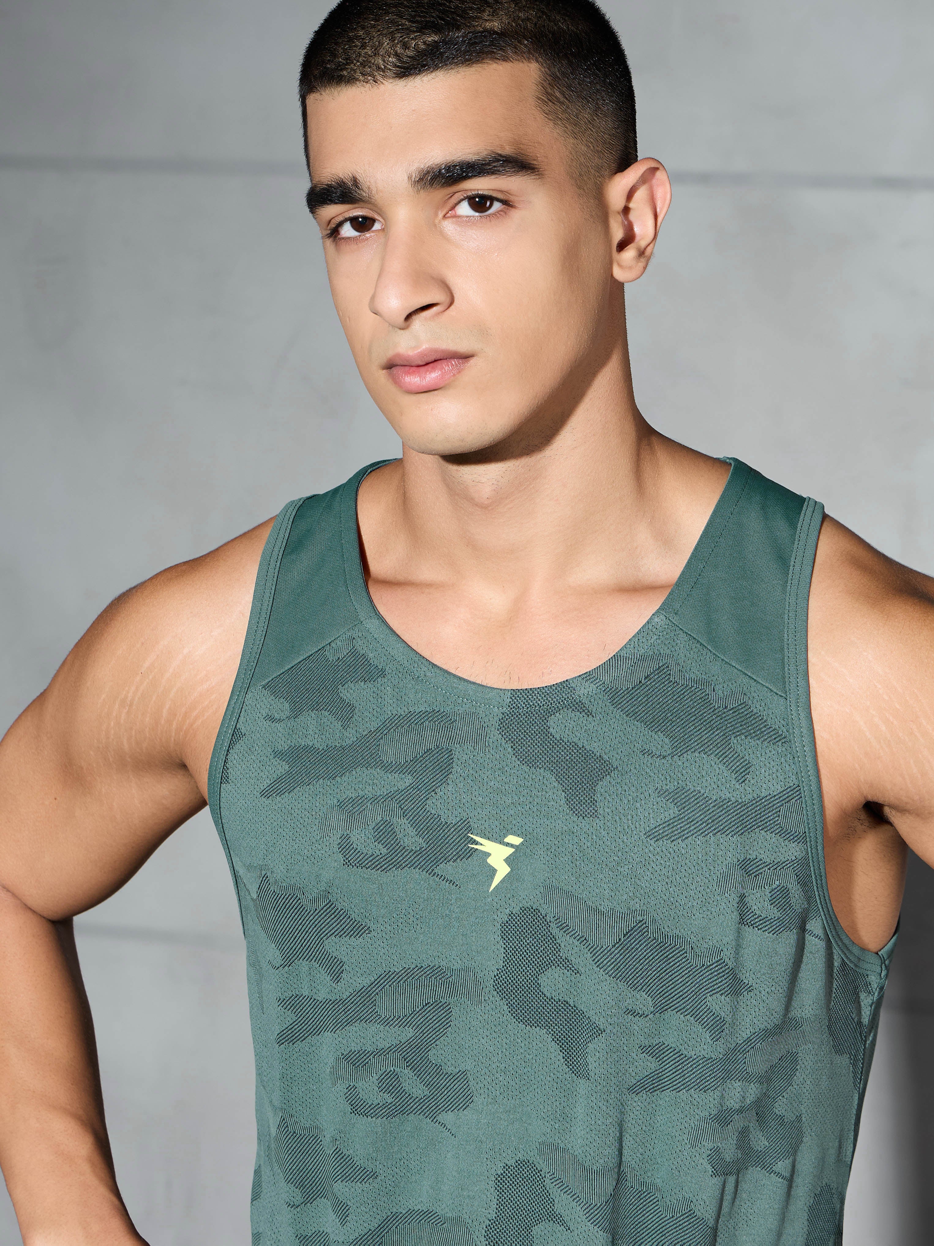 Men Colorblock Slim Fit Crew Neck Innerwear Vest with VENTMESH - Image 6
