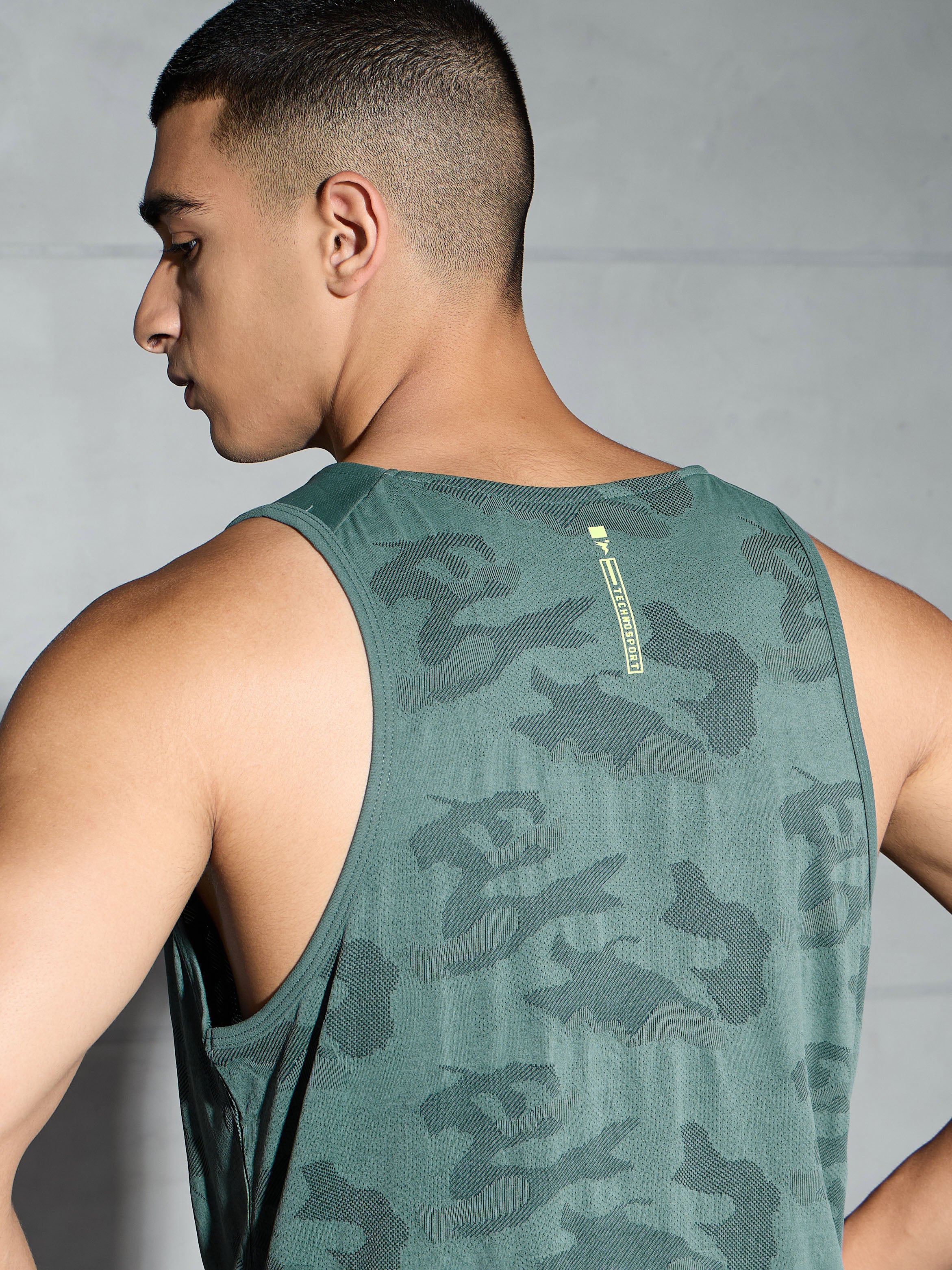 Men Colorblock Slim Fit Crew Neck Innerwear Vest with VENTMESH - Image 7