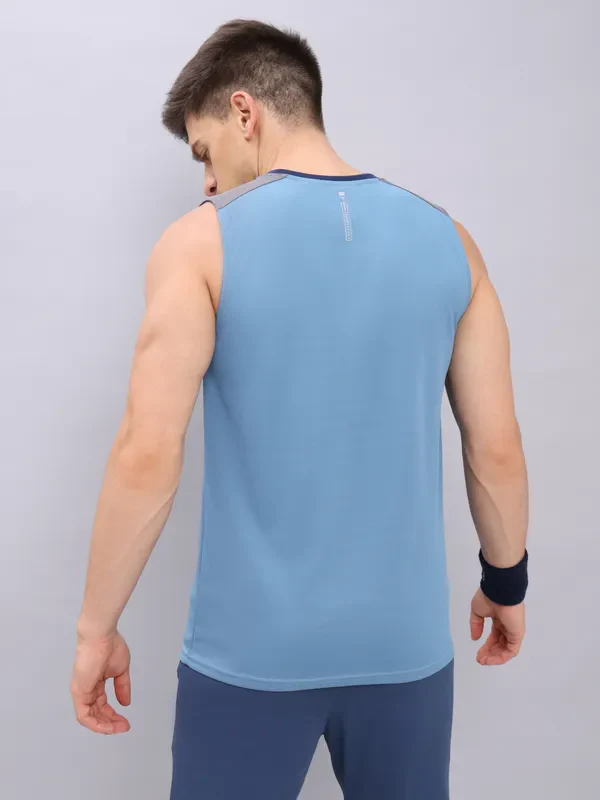 Men Colorblock Slim Fit Crew Neck Innerwear Vest with TECHNO COOL+ - Image 3
