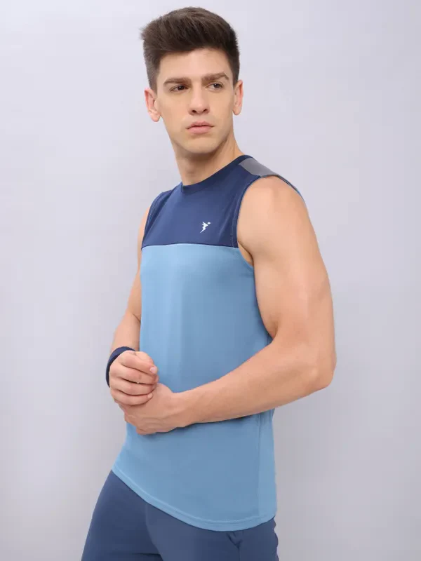Men Colorblock Slim Fit Crew Neck Innerwear Vest with TECHNO COOL+ - Image 4