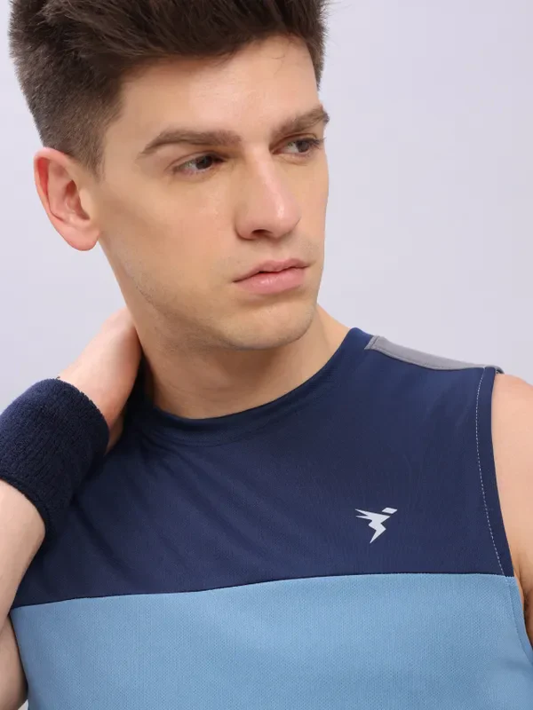 Men Colorblock Slim Fit Crew Neck Innerwear Vest with TECHNO COOL+ - Image 5