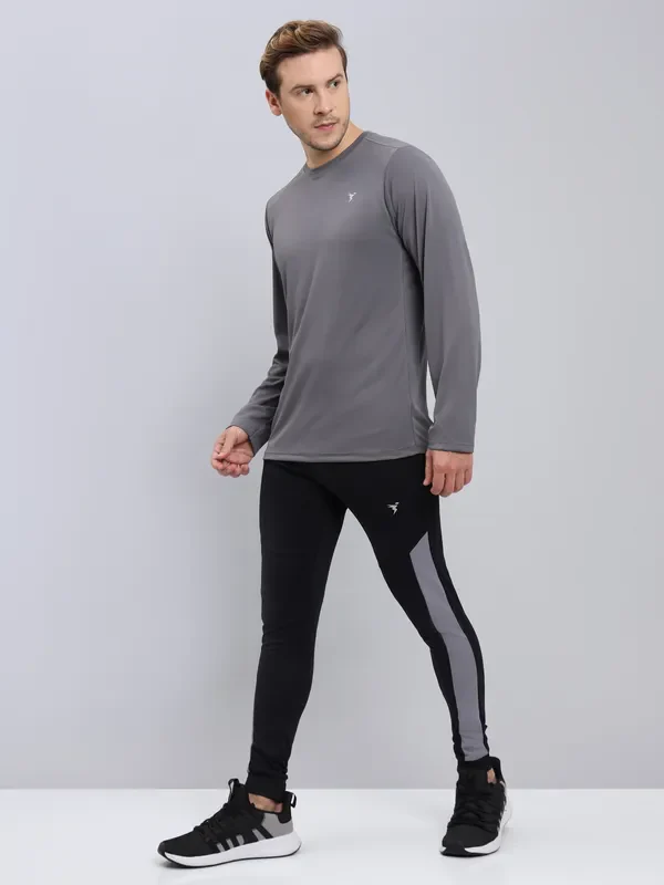 Men Solid Slim Fit Crew Neck T-shirt with TECHNO COOL+ - Image 5