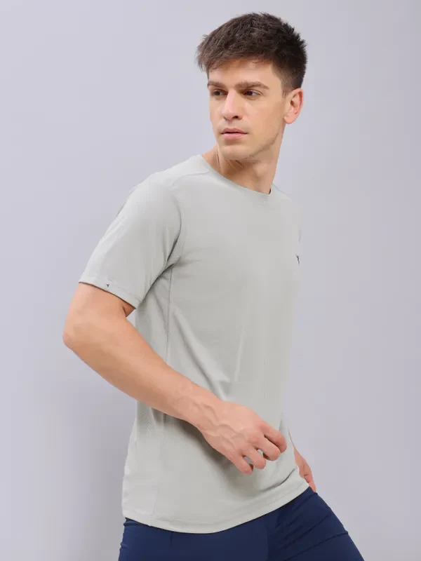 Men Solid Slim Fit Crew Neck T-shirt with TECHNO COOL+ - Image 4