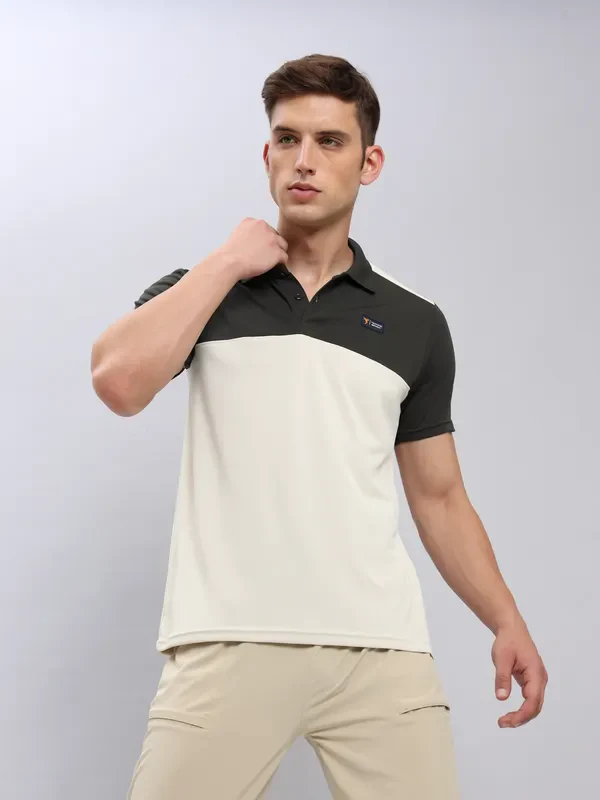 Men Colorblock Slim Fit Polo T-shirt with TECHNO COOL+