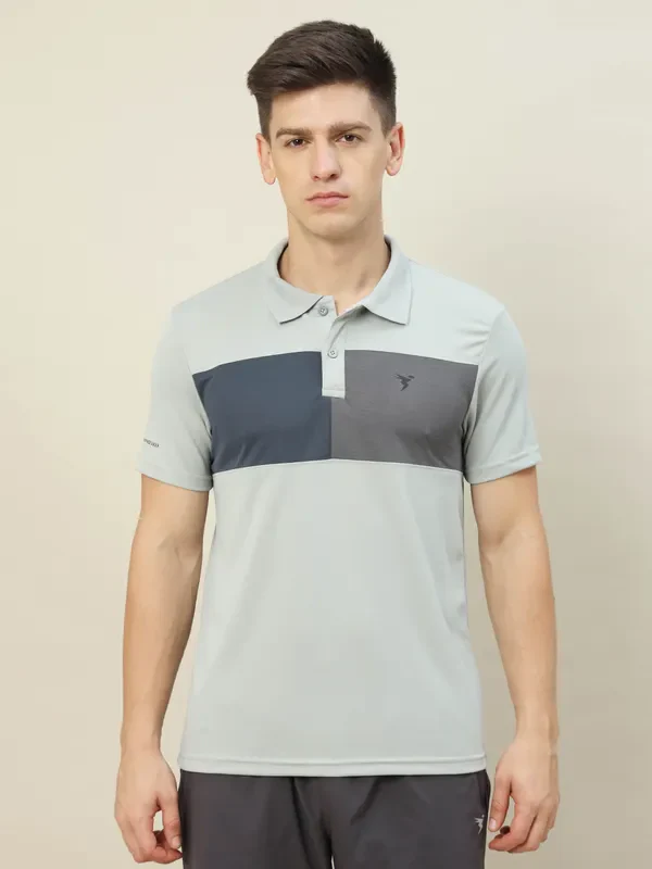 Men Colorblock Slim Fit Polo T-shirt with TECHNO COOL+