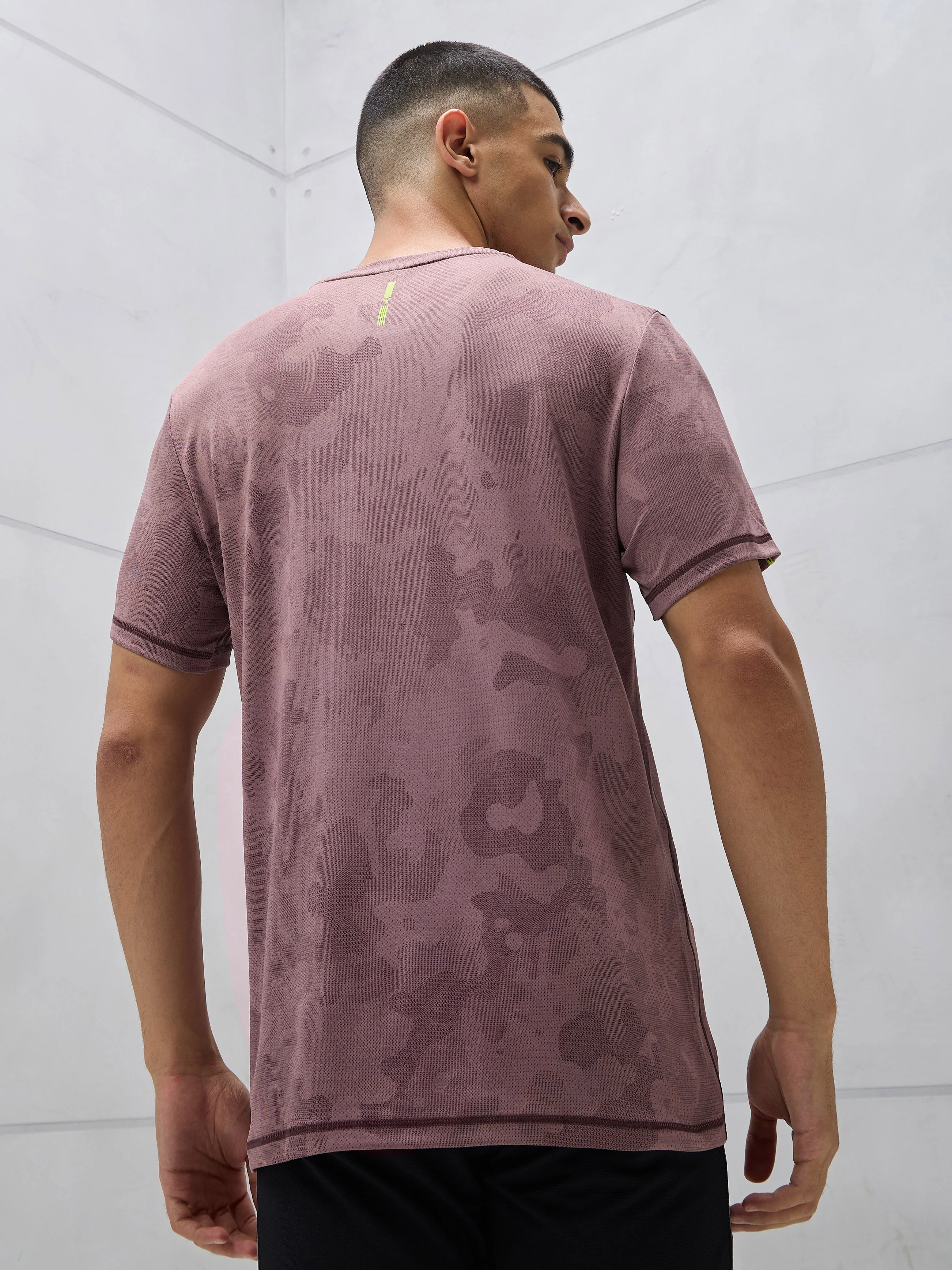 Men Jacquard Slim Fit Crew Neck T-shirt with DOUBLE COOL - Image 4