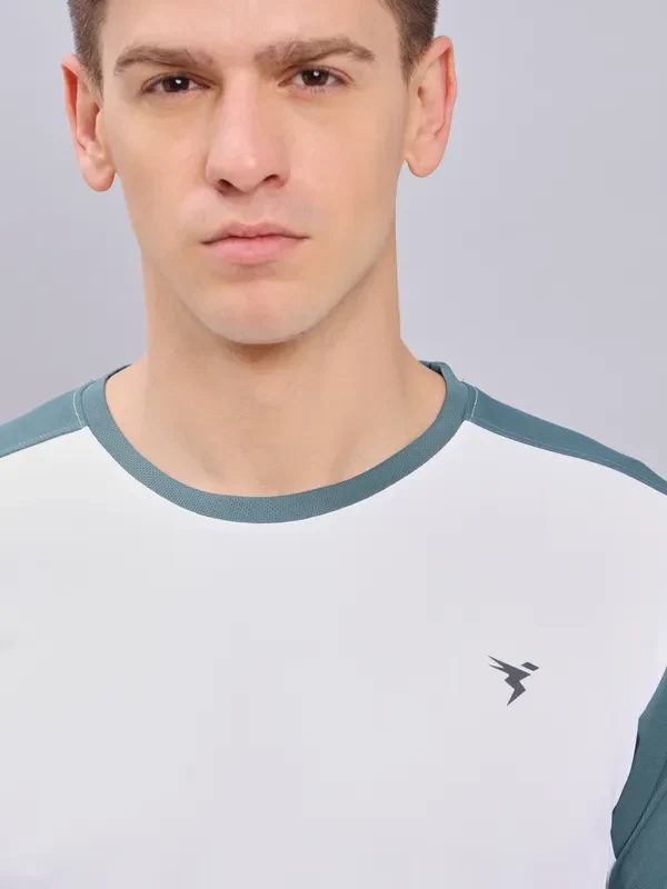 Men Colorblock Slim Fit Crew Neck T-shirt with TECHNO COOL+ - Image 5