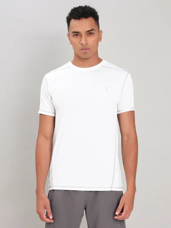 Men Solid Slim Fit Crew Neck T-shirt with TECHNO COOL+