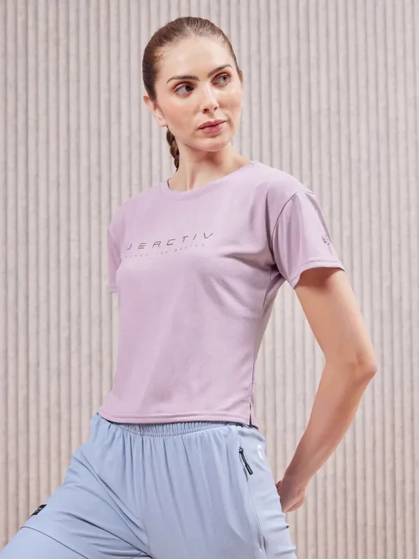 Women Printed Boxy Fit Crew Neck Crop Top with VENTMESH - Image 3