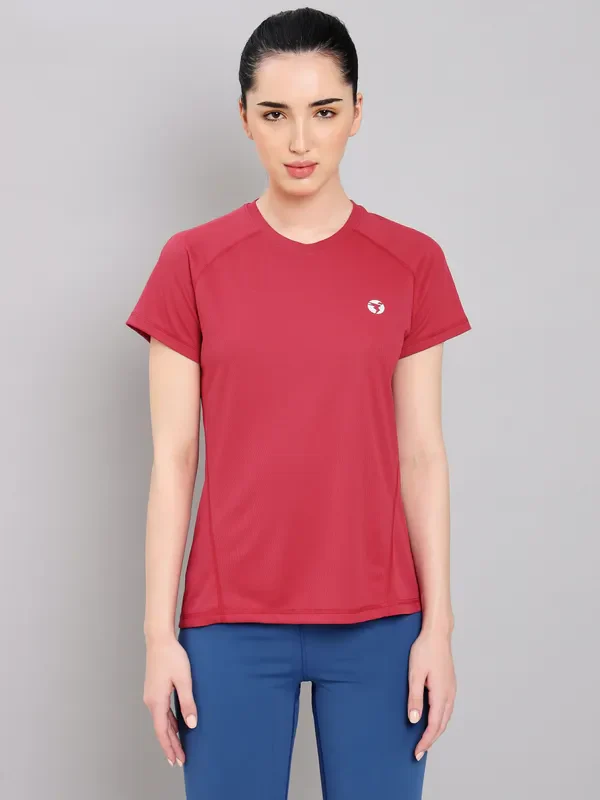 Women Solid Slim Fit Crew Neck T-shirt with TECHNO COOL+