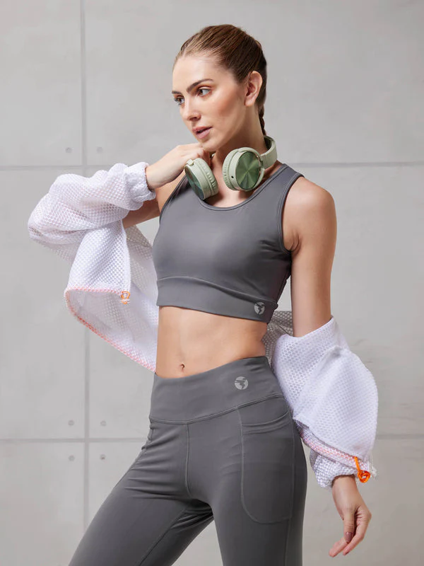 Women Solid Slim Fit Scoop Neck Sports Bra with ELASTO PLUS - Image 7