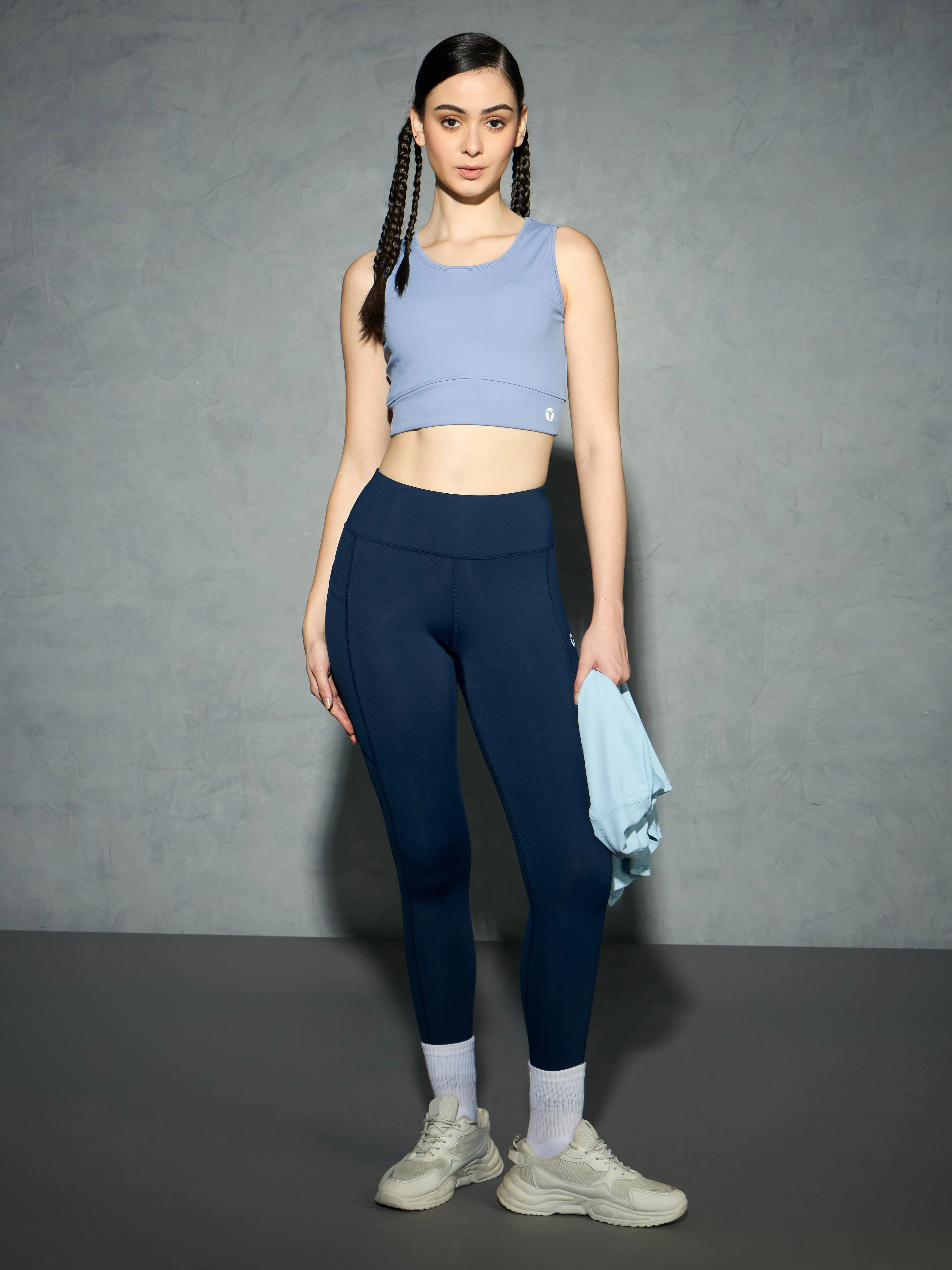 Women Solid Slim Fit Scoop Neck Sports Bra with ELASTO PLUS - Image 6
