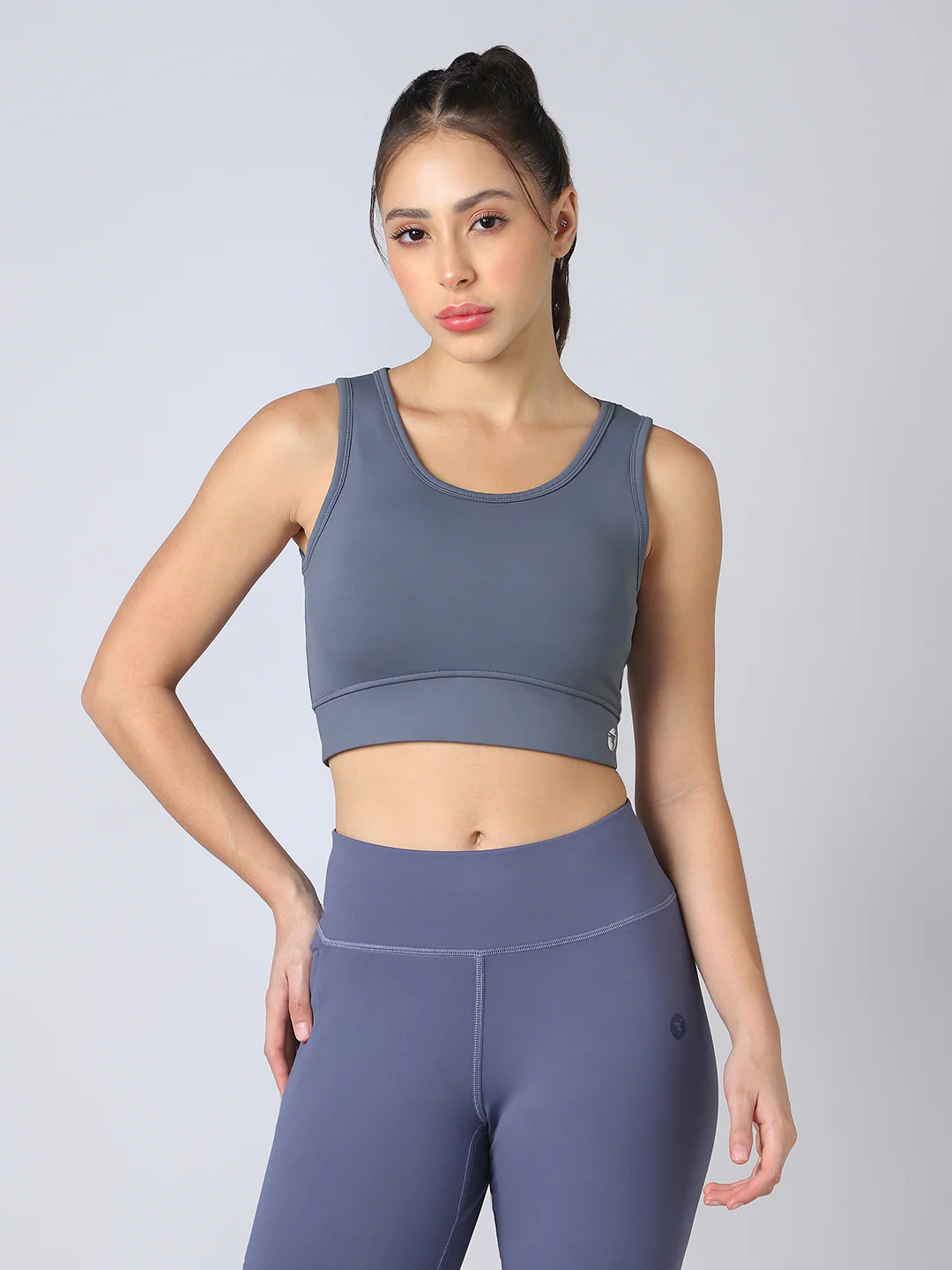 Women Solid Slim Fit Scoop Neck Sports Bra with ELASTO PLUS