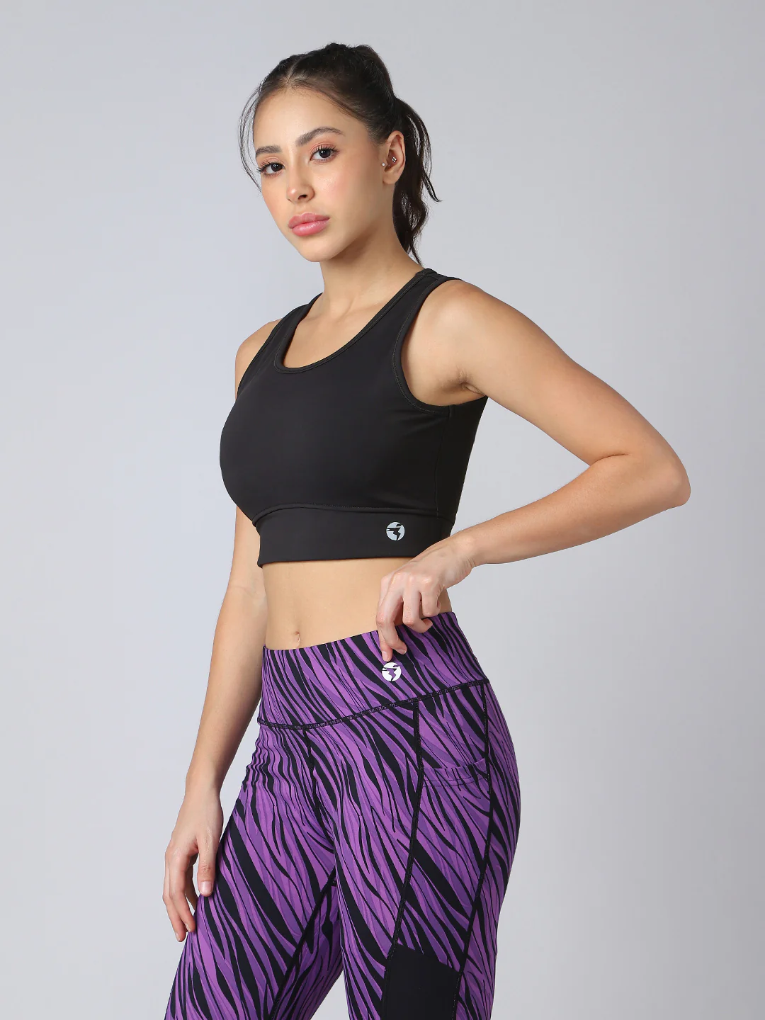 Women Solid Slim Fit Scoop Neck Sports Bra with ELASTO PLUS - Image 3