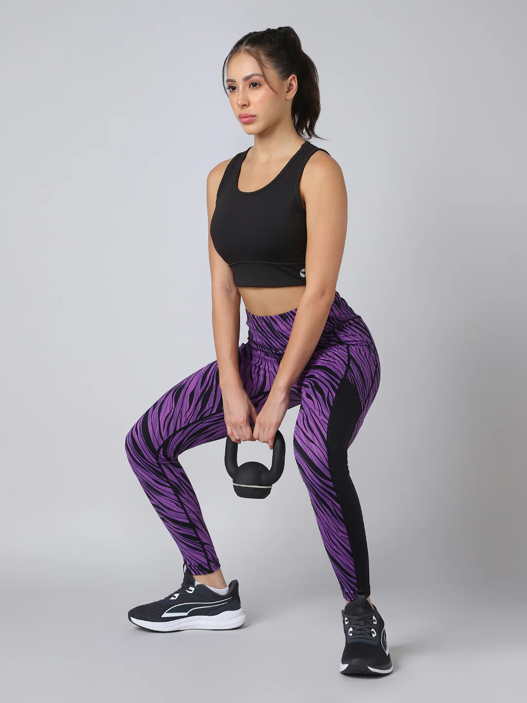Women Solid Slim Fit Scoop Neck Sports Bra with ELASTO PLUS - Image 5