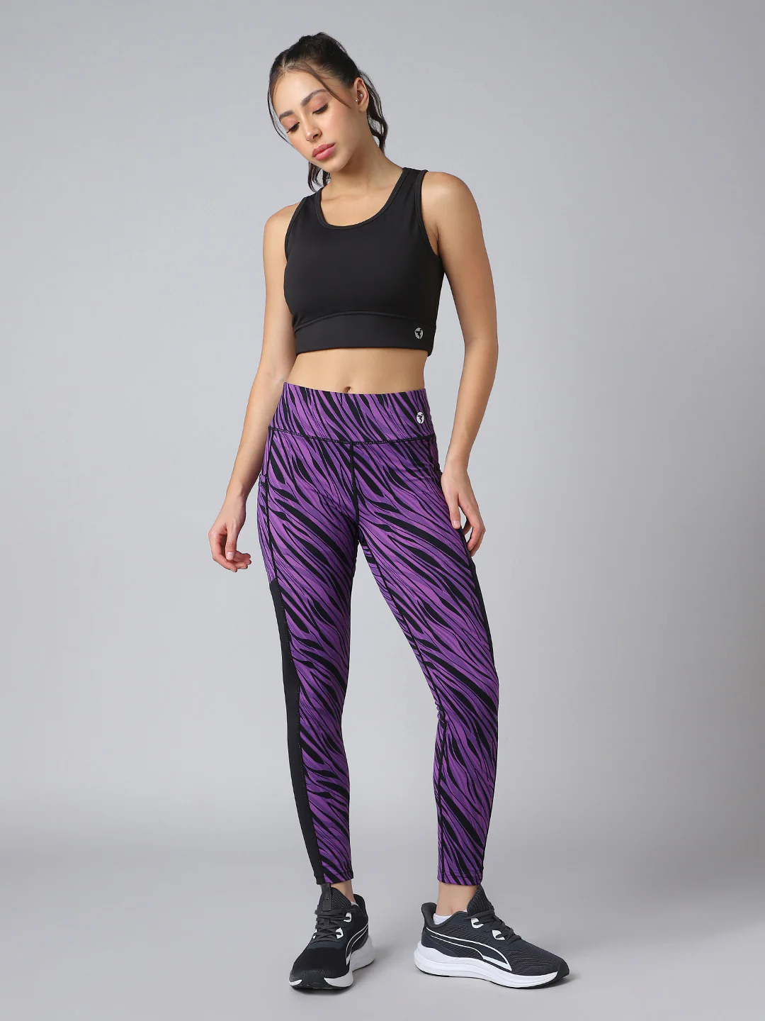 Women Solid Slim Fit Scoop Neck Sports Bra with ELASTO PLUS - Image 6