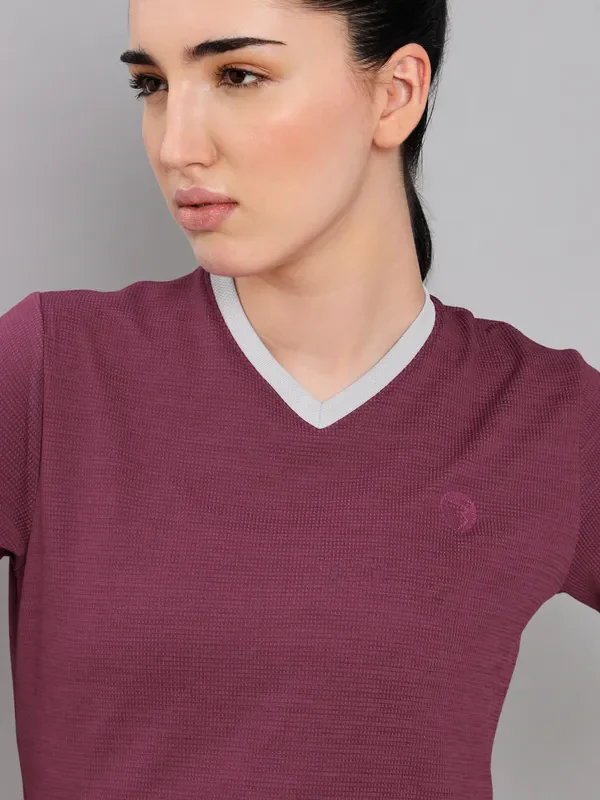 Women Solid Slim Fit V Neck T-shirt with DOUBLE COOL - Image 6