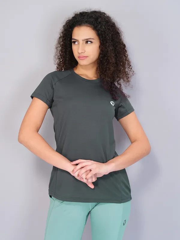 Women Solid Slim Fit Crew Neck T-shirt with TECHNO COOL