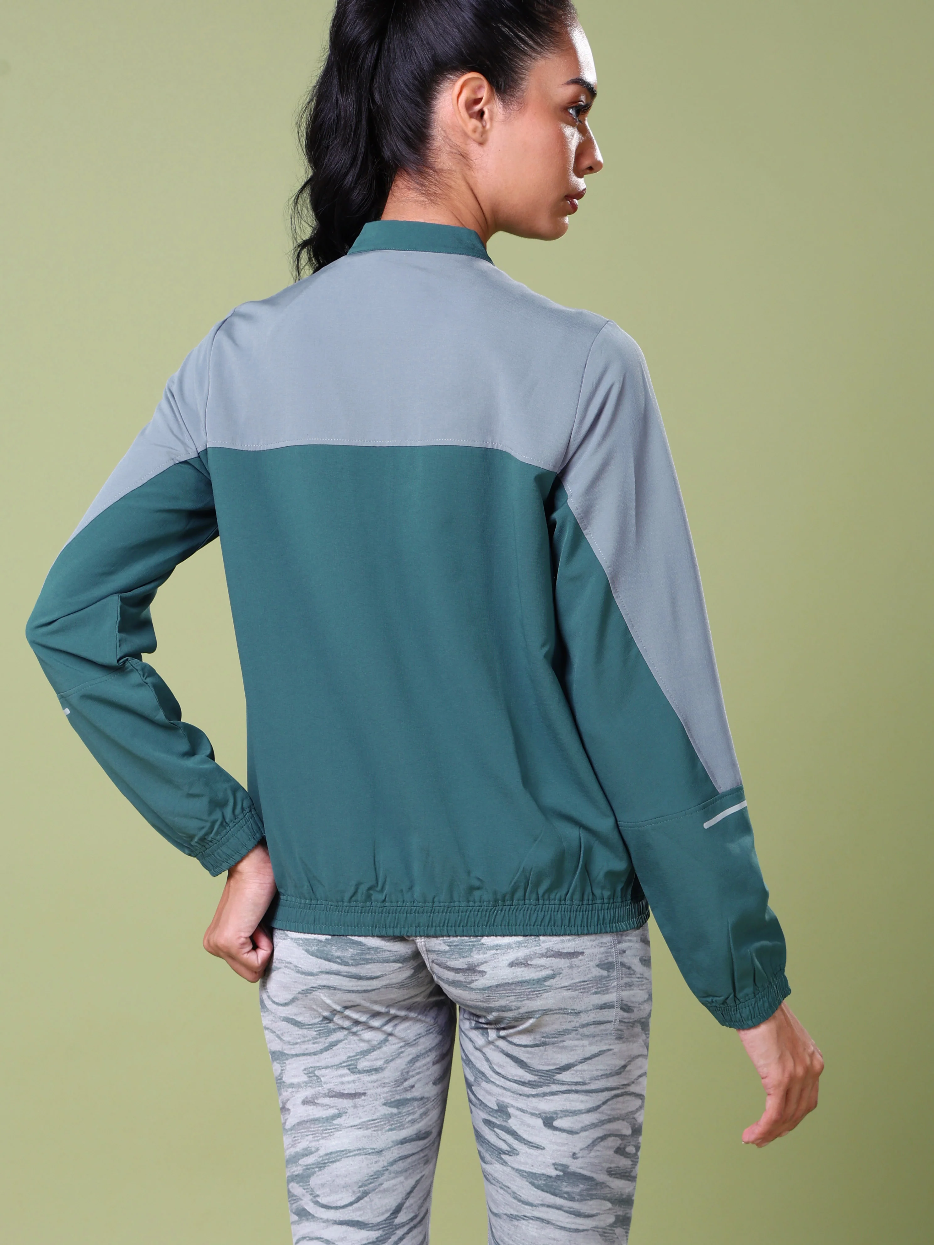 Women Colorblock Slim Fit Mock Neck Sports Jacket with TECHNOLITE - Image 4
