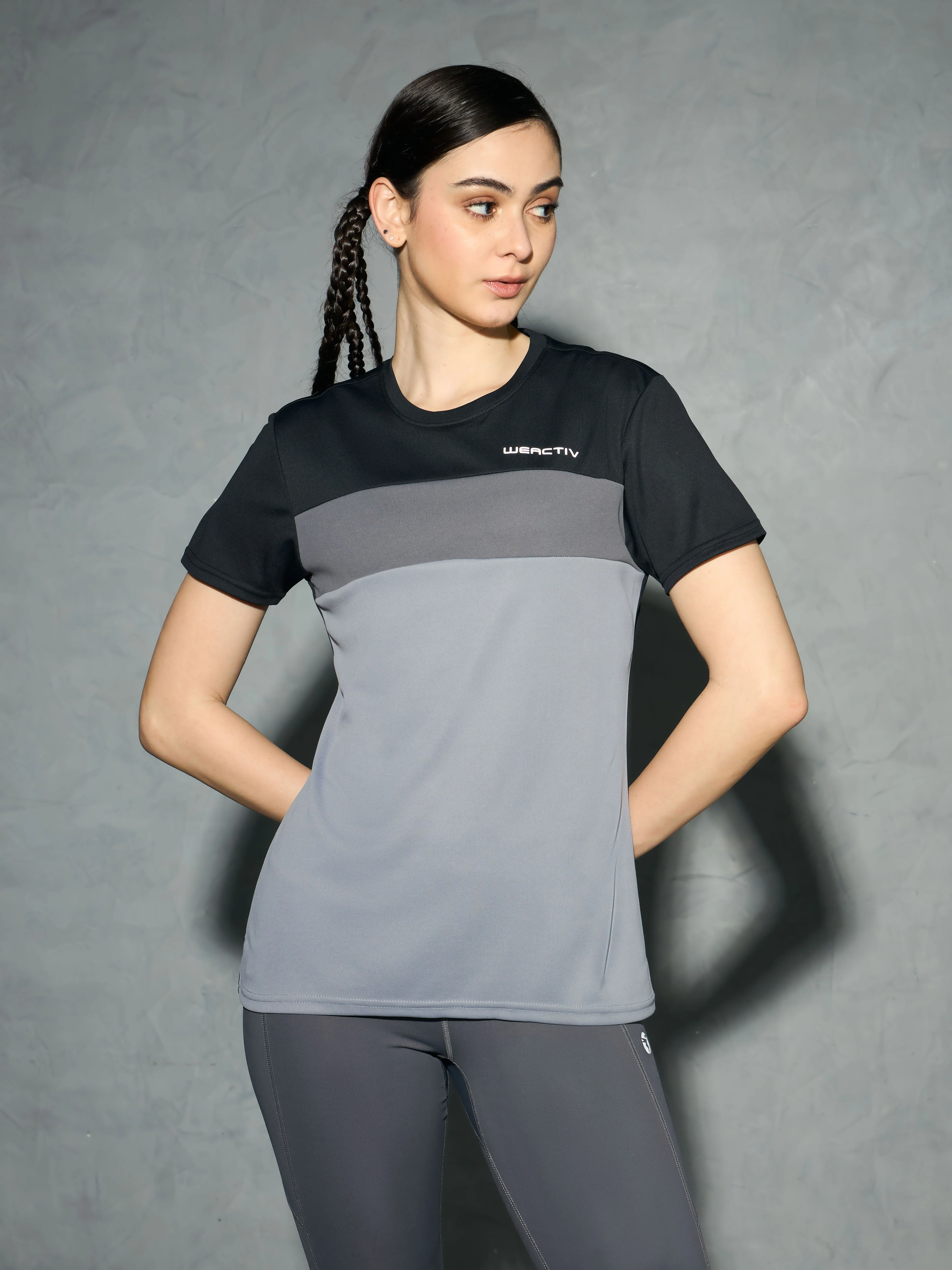 Women Colorblock Slim Fit Round Neck Sports T-shirt with TECHNOCOOL+