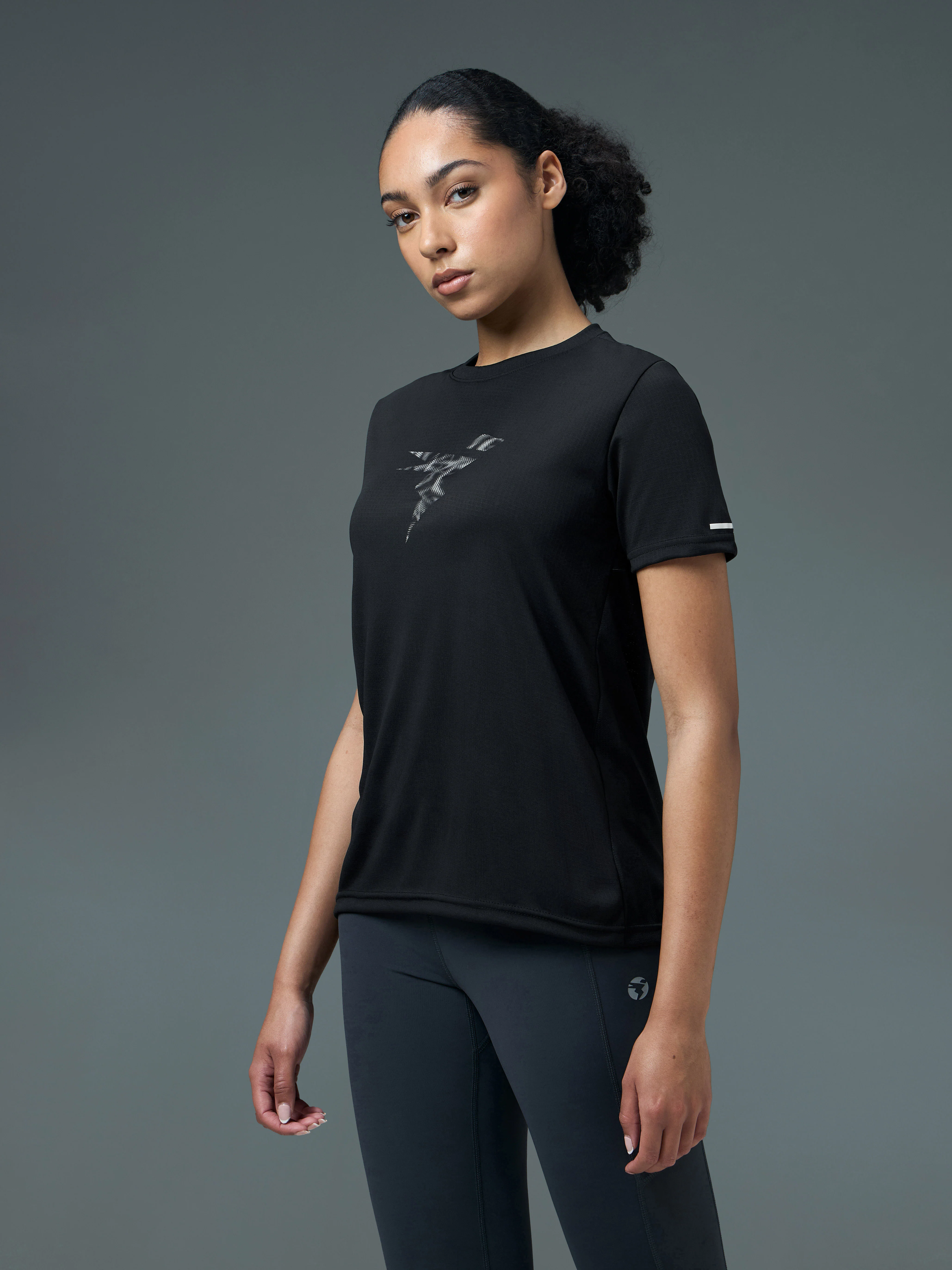 Women Printed Regular Fit Round Neck Sports Tee with TECHNOCOOL+ - Image 4