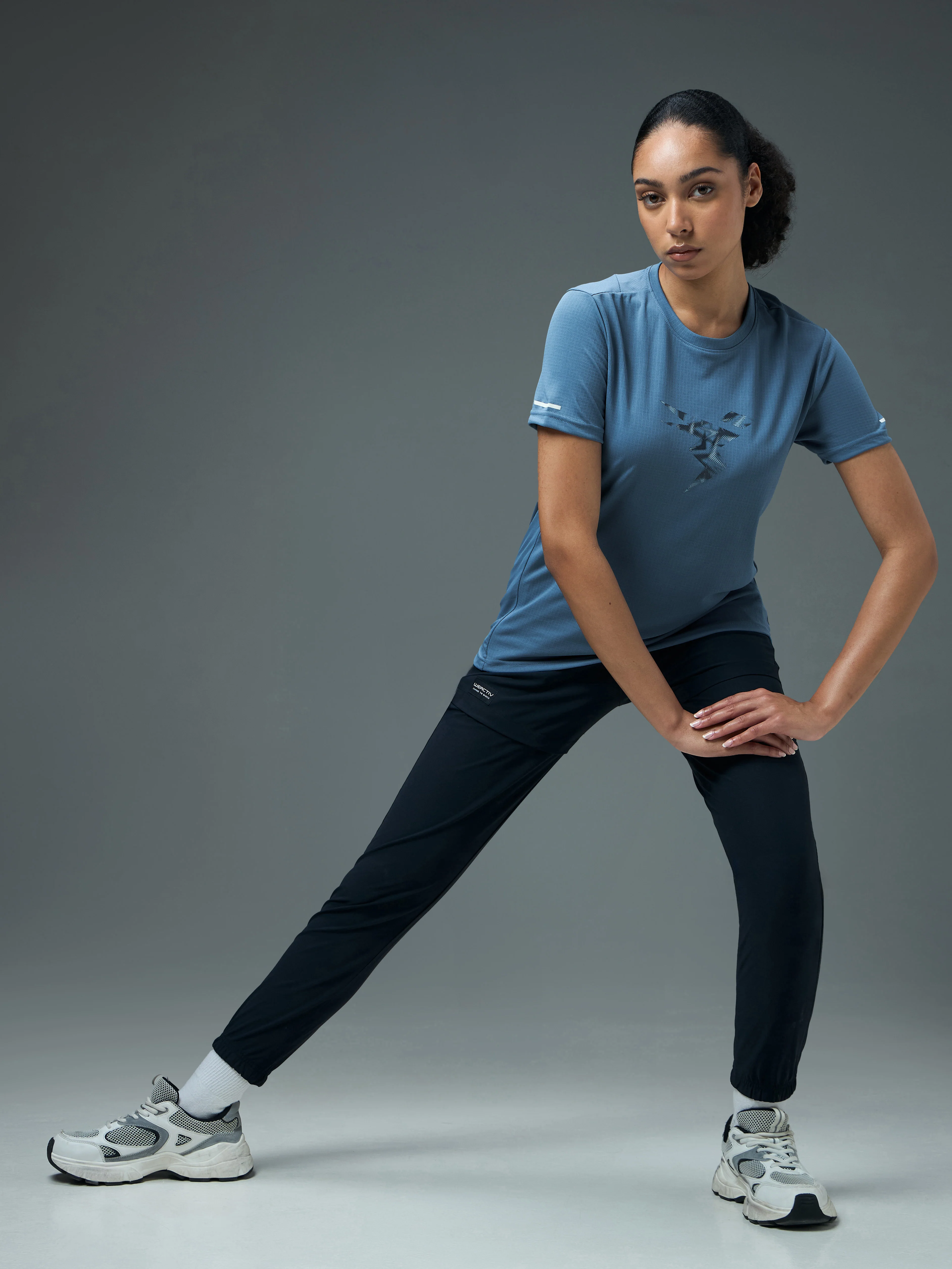 Women Printed Regular Fit Round Neck Sports Tee with TECHNOCOOL+ - Image 5