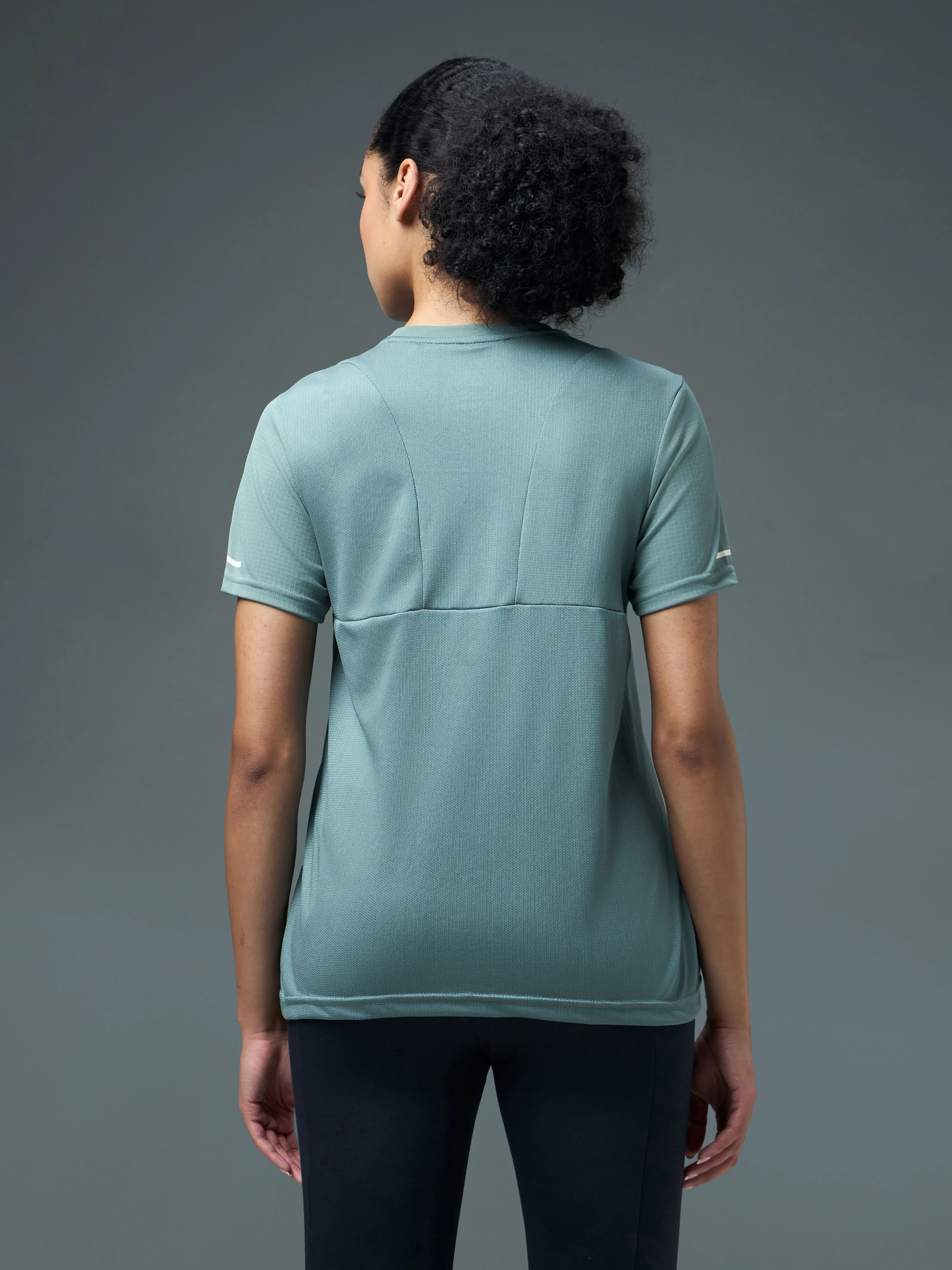 Women Printed Regular Fit Round Neck Sports Tee with TECHNOCOOL+ - Image 2