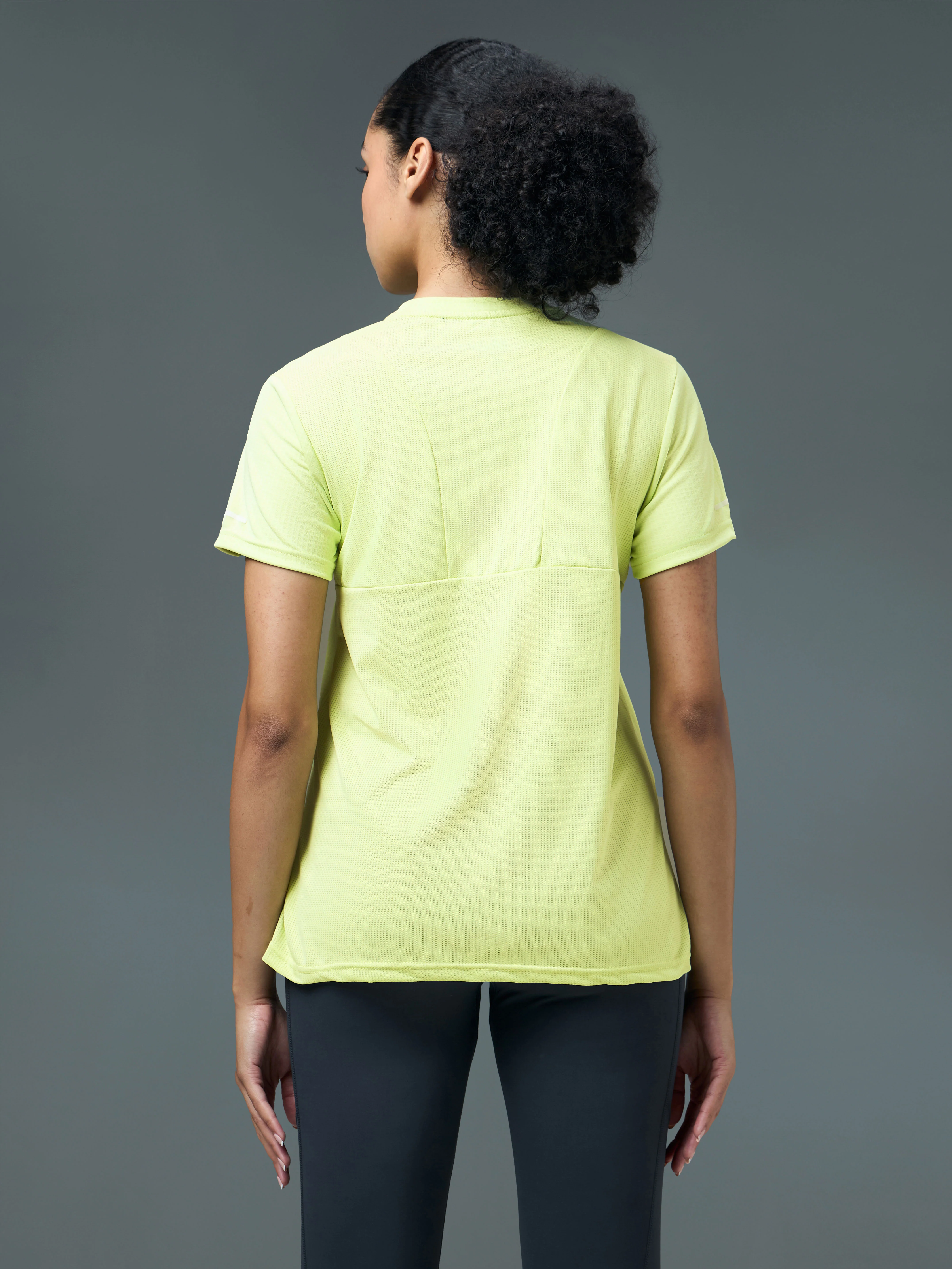 Women Printed Regular Fit Round Neck Sports Tee with TECHNOCOOL+ - Image 2