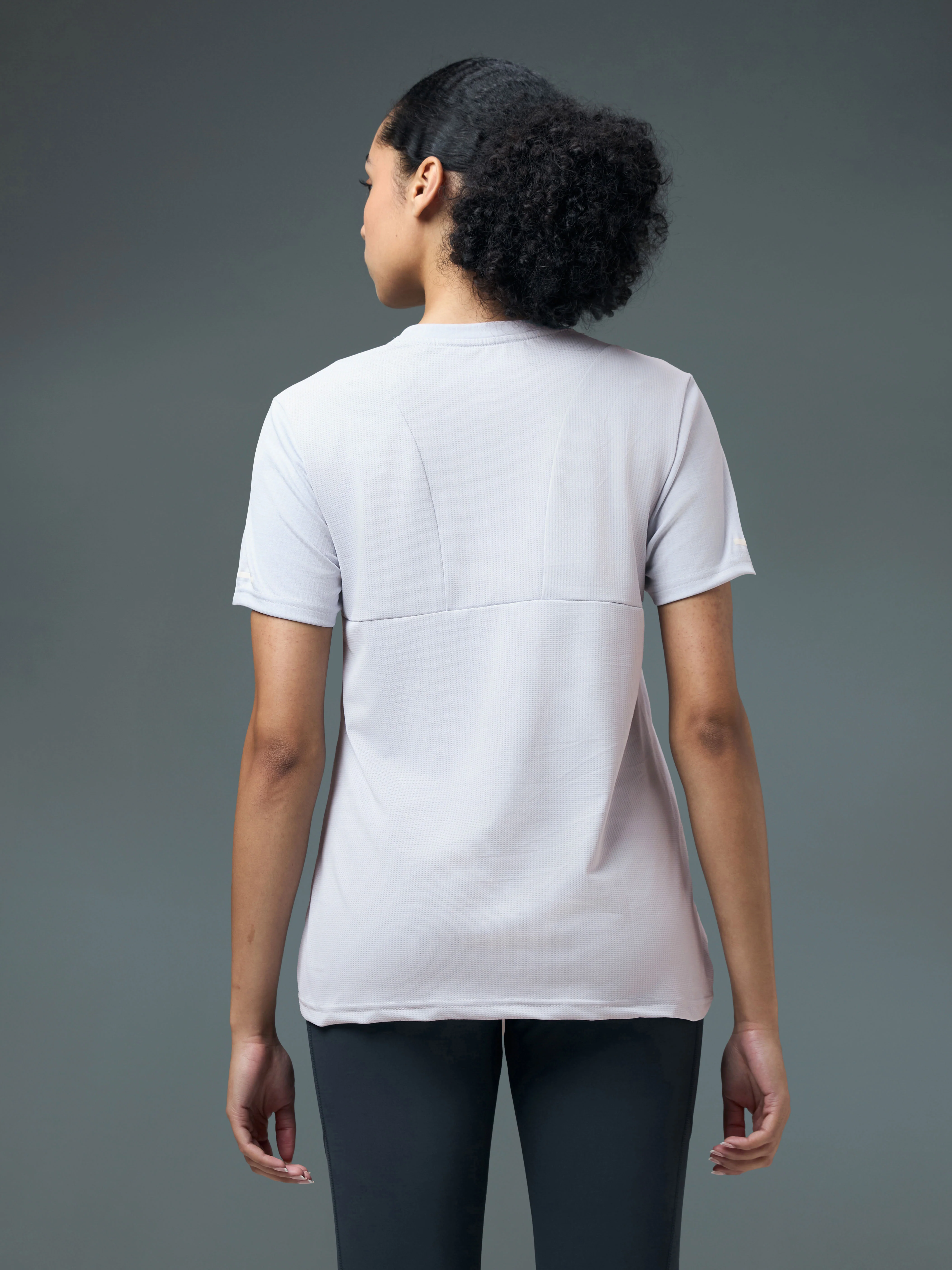 Women Printed Regular Fit Round Neck Sports Tee with TECHNOCOOL+ - Image 3