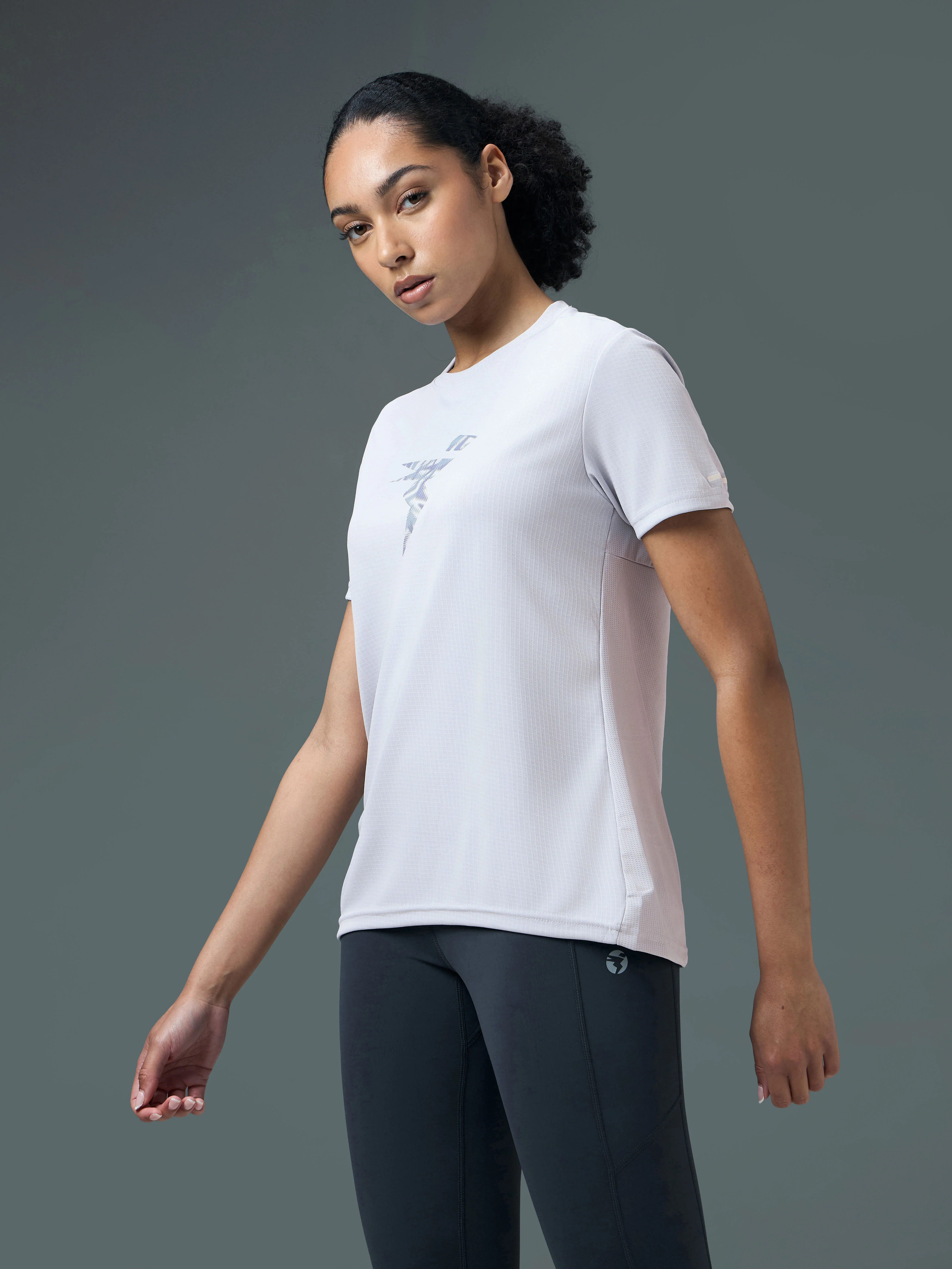 Women Printed Regular Fit Round Neck Sports Tee with TECHNOCOOL+ - Image 4