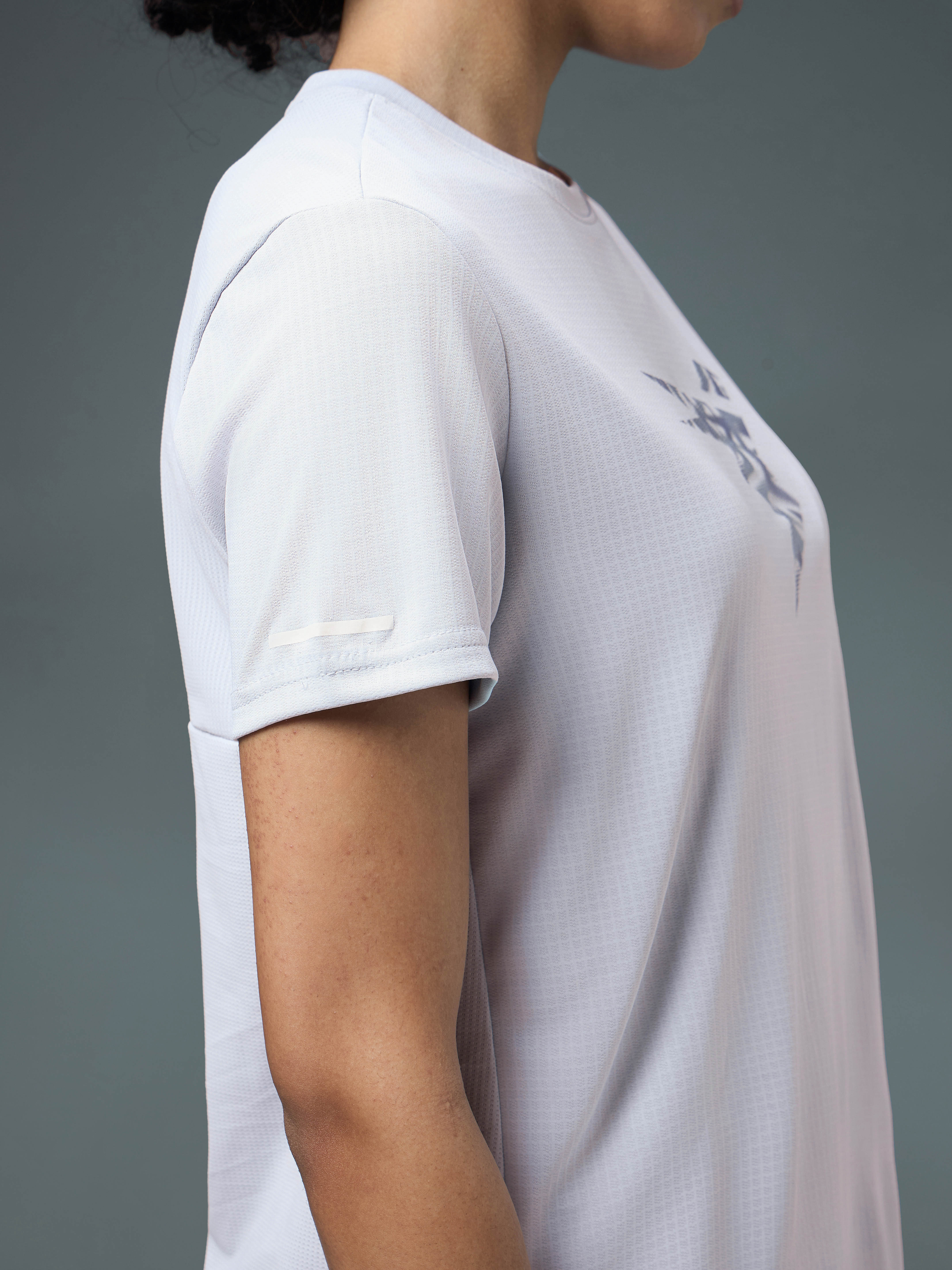 Women Printed Regular Fit Round Neck Sports Tee with TECHNOCOOL+ - Image 7