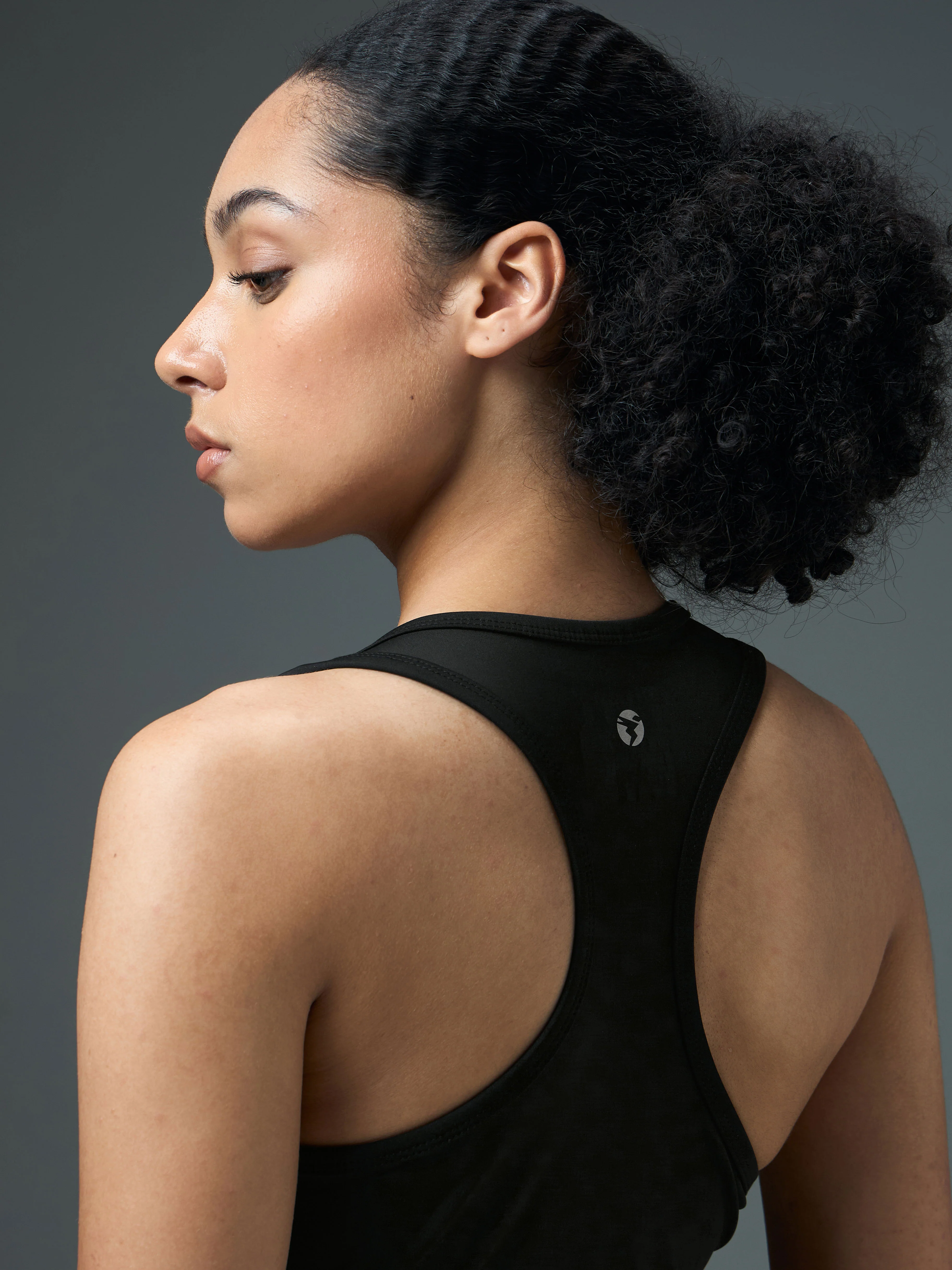 Women Slim Fit Scoop Neck Sports Bra with ELASTO PLUS for Training - Image 7